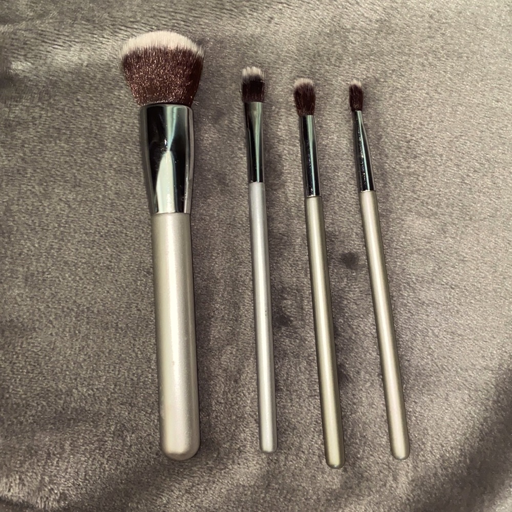 Makeup brushes
